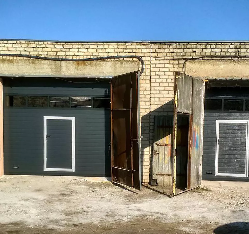 Гаражные секционные ворота DoorHan в Марьиной Горке
